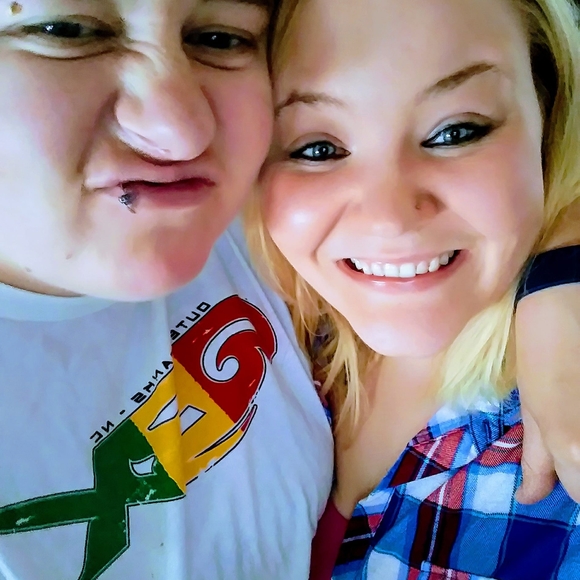 Meet your Posher, Danielle - Picture 1 of 1